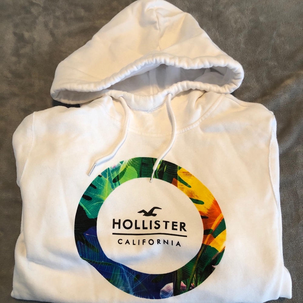 Men’s Hollister sweatshirt